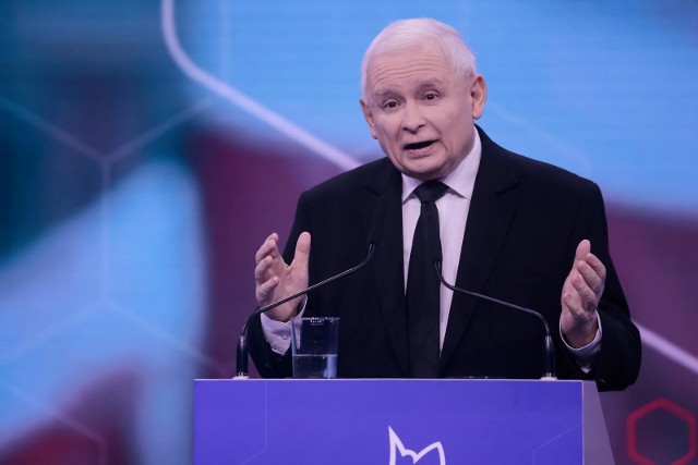 Zdaniem Jarosława Kaczyńskiego, w Polsce ścierają się dwa sposoby myślenia o demokracji i o społeczeństwie.