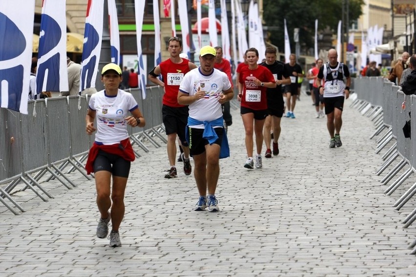 Maraton Wrocław - ZDJĘCIA - zawodnicy z numerami 3801 - 4000