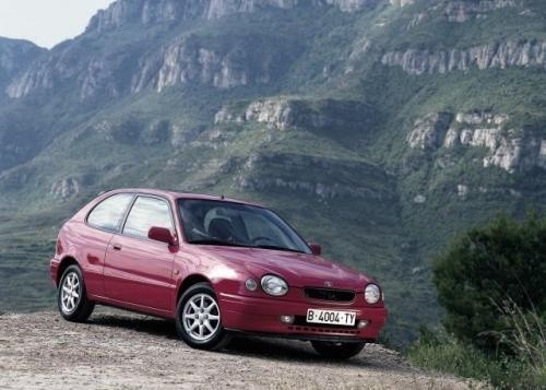 Fot. Toyota: Corolla produkowana w latach 1997 – 2000 miała...