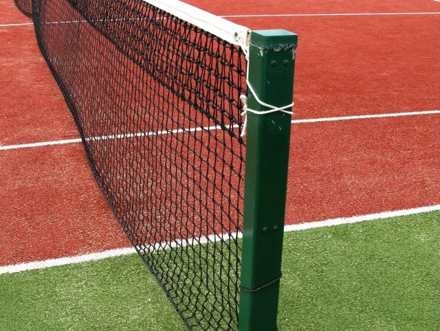 Miejski Ośrodek Sportu i Rekreacji podpisał we wtorek umowę z wykonawcą hali dla tenisistów na Skarpie