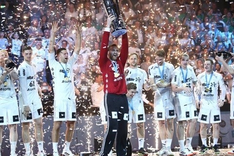 Andreas Wolff, od nowego sezonu bramkarz PGE VIVE Kielce, zdobył z THW Kiel Puchar EHF [ZDJĘCIA]