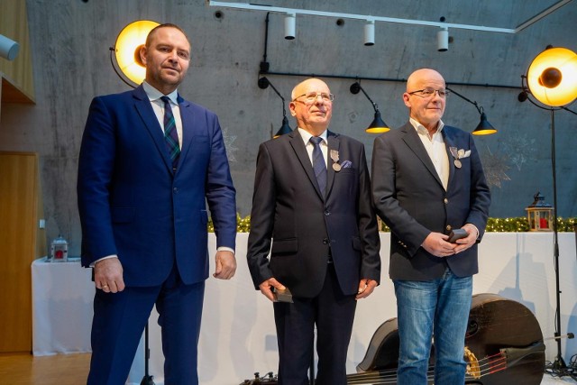 IPN w Gdańsku wręczył medale Reipublicae Memoriae Meritum. Do grona odznaczonych dołączyli Andrzej Wardziak i Grzegorz Pellowski. ZDJĘCIA