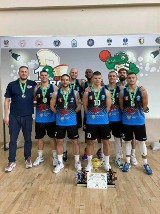 Sukces koszykarzy z Gliwic. Zawodnicy Stowarzyszenia Sportowego Niesłyszących MIG zdobyli srebrny medal w 13. Klubowym Pucharze Europy