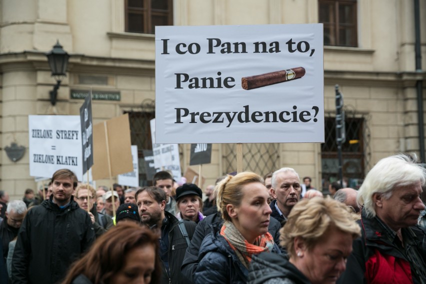 Protest na Placu Wszystkich Świętych