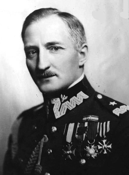 Dowódcą Okręgu Korpusu nr III w Grodnie, generał Józef Olszyna-Wilczyński.