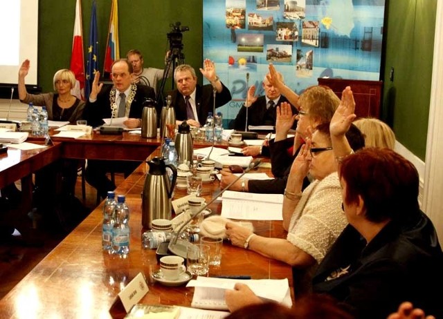 Radni głosują nad budżetem Polkowic na rok 2012.