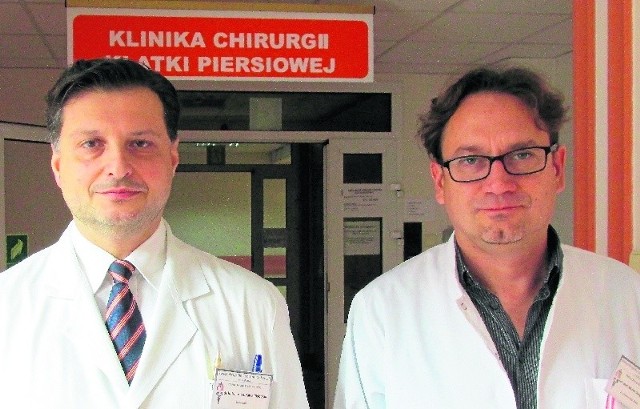 Doktor habilitowany nauk medycznych Paweł Rybojad i doktor Michał Stangiewicz.