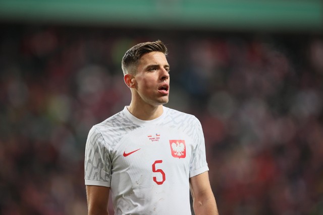 Jan Bednarek nie jest kontuzjowany, ale i tak nie dostał powołania. Michał Probierz podjął decyzję na podstawie "kwestii sportowych". Zobaczcie listę największych nieobecnych w reprezentacji Polski - z różnych powodów.