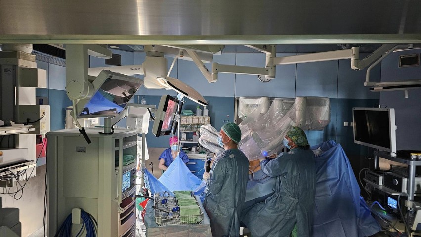 Pierwszy zabieg w Mazowieckim Szpitalu Specjalistycznym w Ostrołęce za pomocą robota Da Vinci