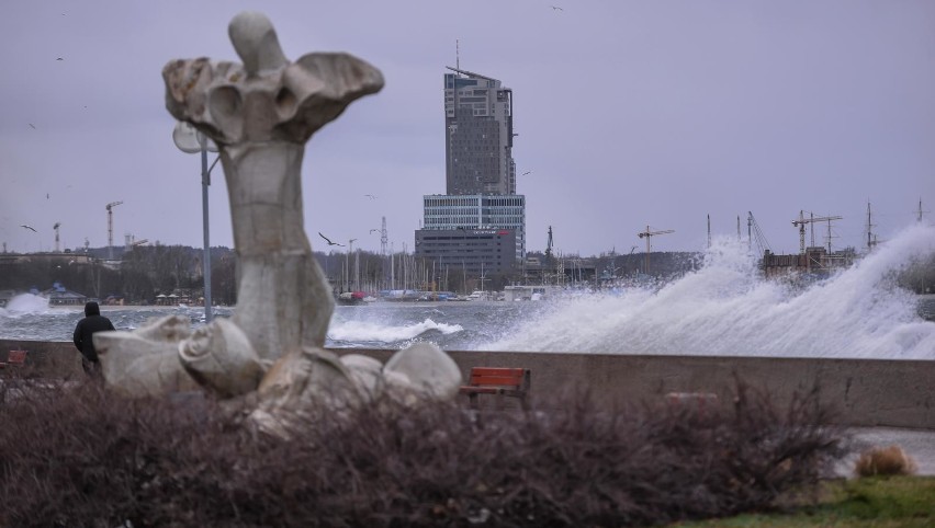 Sztorm na Bałtyku. Gdynia