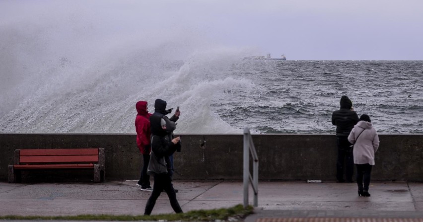 Sztorm na Bałtyku. Gdynia