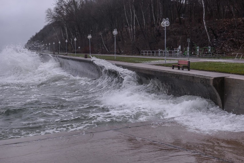 Sztorm na Bałtyku. Gdynia