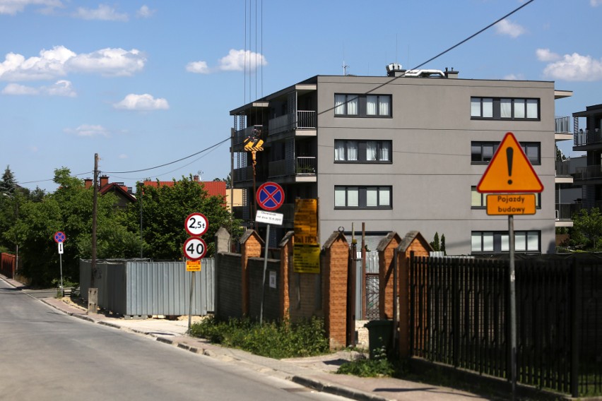 Kraków. Wśród domów rośnie blokowisko. Mieszkańcy chcą to powstrzymać