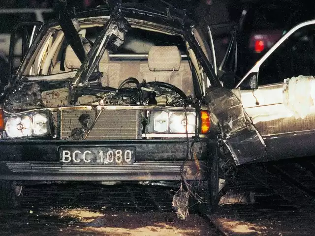 Luty 1999, w samochodzie "Księcia" wybucha bomba. Zginąłby, gdyby nie schylił się do schowka.