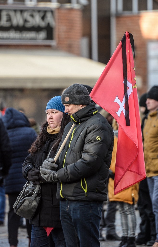 Cały Gdańsk wierzy, że dobro zwycięży! "Nikt nie chciał w tych chwilach być sam. Dlatego tak wszyscy lgnęli do siebie"