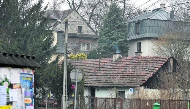 W Bronowicach piece węglowe w domach  mają nie tylko mieszkańcy starych domów, ale także nowoczesnych budynków