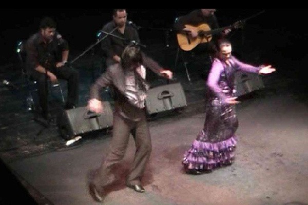 Hiszpańscy tancerze andaluzyjskiego flamenco - Jesus Herrera i Lola Jaramillo - na scenie łódzkiego Teatru Nowego.