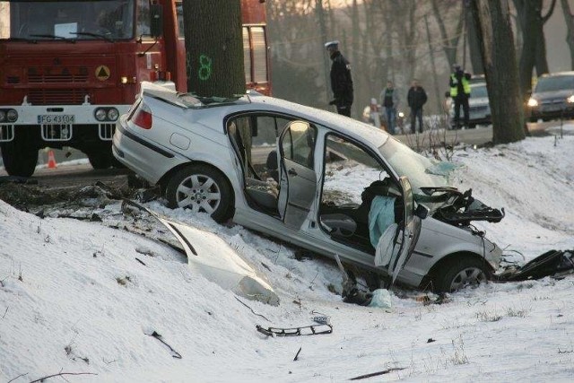 W tym wypadku w marcu tego roku zginął 19-letni kierowca. Od 2010 r. w Dąbroszynie doszło do 29 kolizji i trzech wypadków.