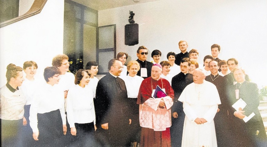 Zdjęcie z wystawy "Jan Paweł II w Białymstoku" otwartej w...