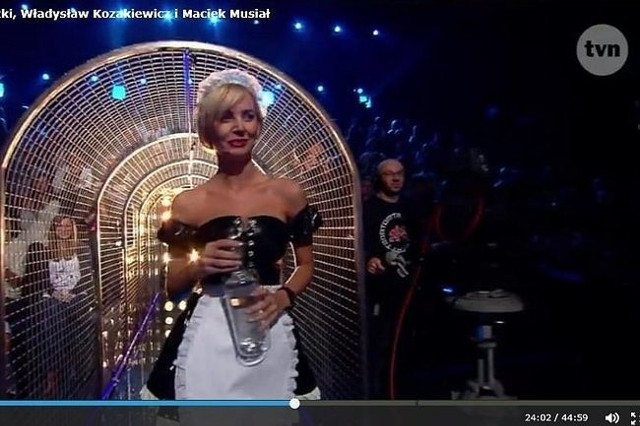 Agnieszka Szulim jako wodzianka u Kuby Wojewódzkiego (fot. screen z tvnplayer.pl)