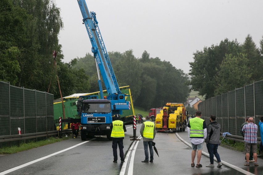 Wypadek w Bochni na DK 94. Nie żyją dwie osoby [ZDJĘCIA, WIDEO]