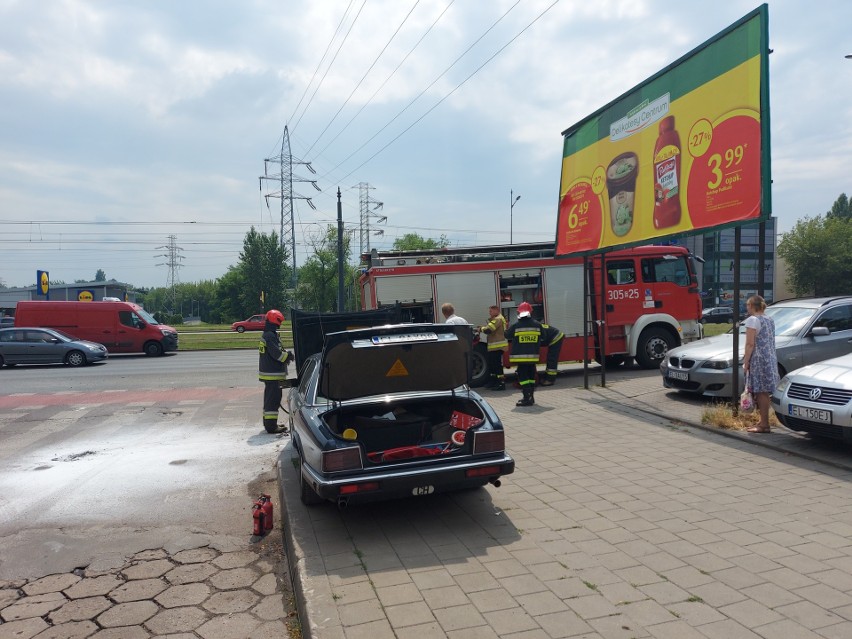 Po wezwaniu na miejscu pojawiły się dwa wozy Państwowej...