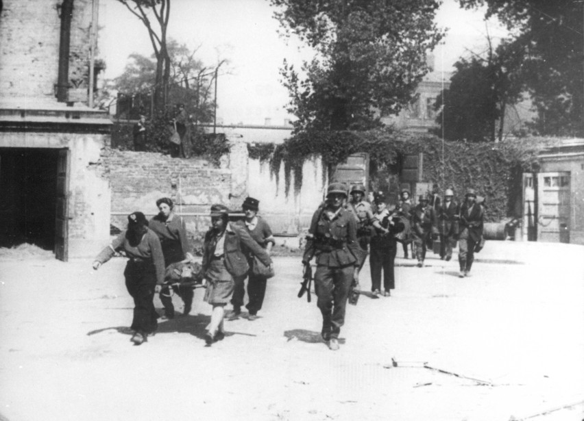 Sierpień 1944 r. Jeden z powstańczych oddziałów