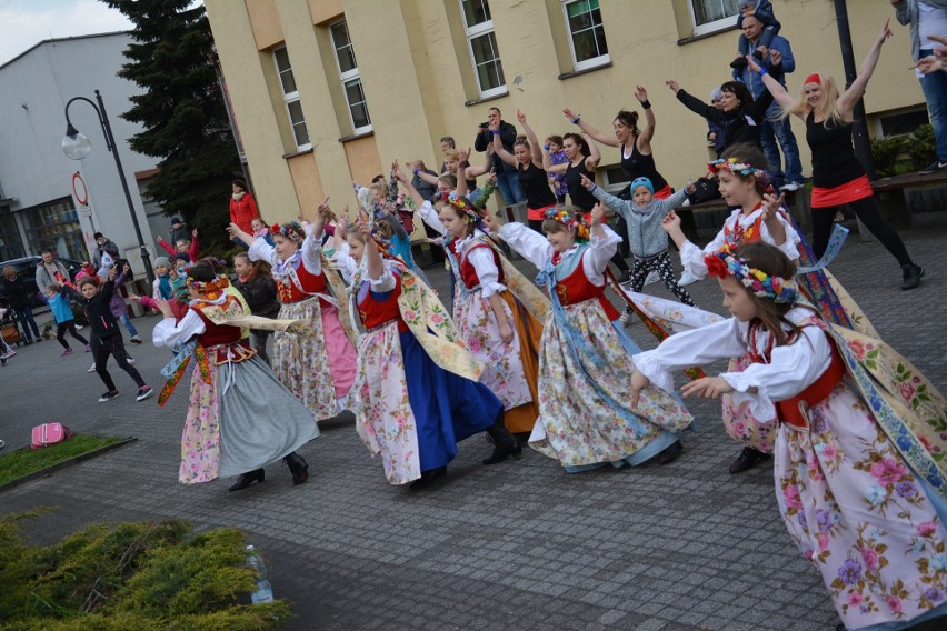 Tancerze opanowali centrum Piekar Śląskich