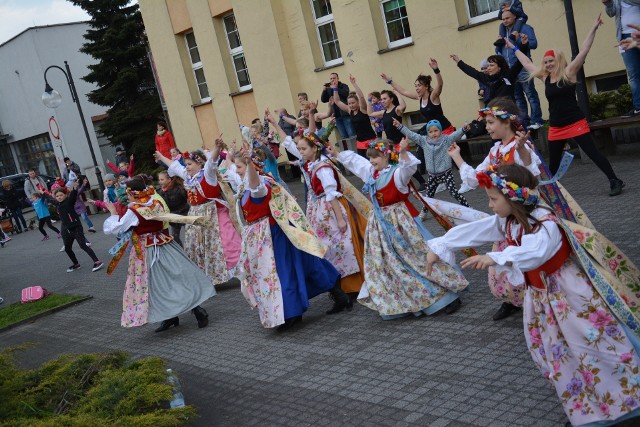 Tancerze opanowali centrum Piekar Śląskich