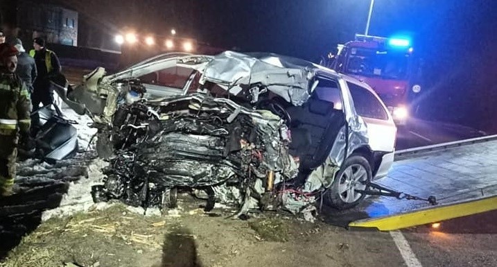 Śmiertelny wypadek w Rekowie Górnym 21.02.2021. Zginął 26-letni kierowca skody. Policja wyjaśnia okoliczności zdarzenia