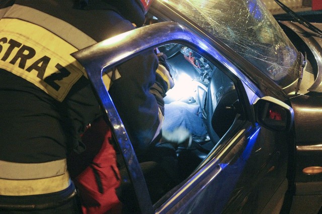 Pijany kierowca sprawcą wypadku na skrzyżowaniu Pienistej i Waltera-Janke