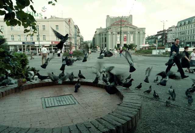 Tak wyglądały Katowice 20 lat temu! Poznajecie te miejsca?