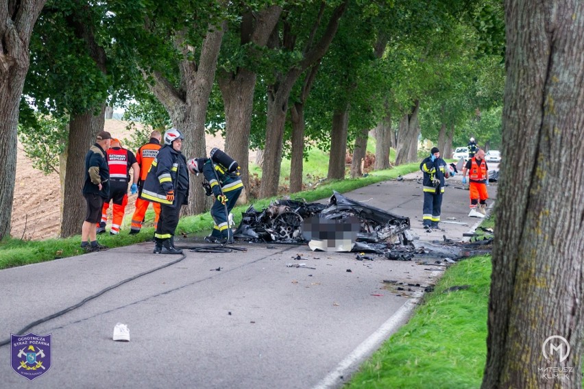 Olszewo. Tragedia na drodze. Dwie osoby spłonęły w porsche