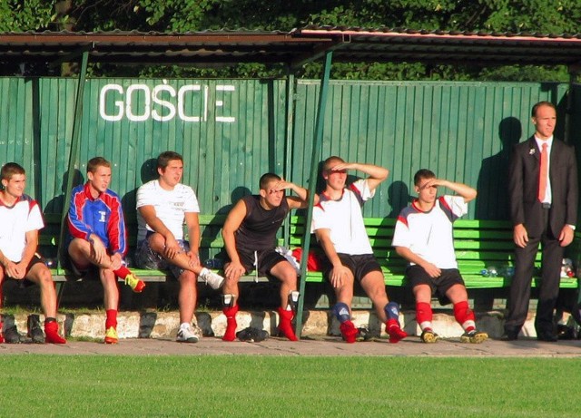 Piłkarze z Narewki do wygranej z Puszczą dołożyli zwycięstwo z Promieniem i są liderem IV ligi.
