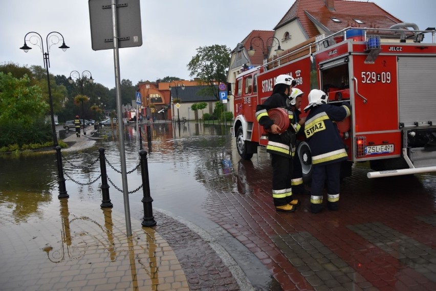 Potężna burza nad Sławnem. Zalane ulice i piwnice domów