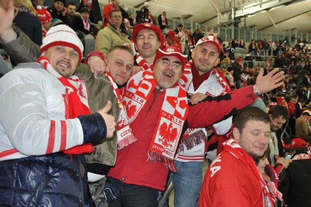 Część kibiców z powiatu koneckiego, którzy oglądali na żywo pierwszy mecz w historii na Stadionie Narodowym w Warszawie.