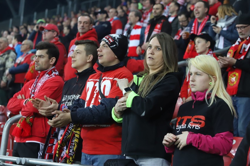 Kibice na meczu Widzew Łódź - Elana Toruń który zakończył się remisem 1:1.