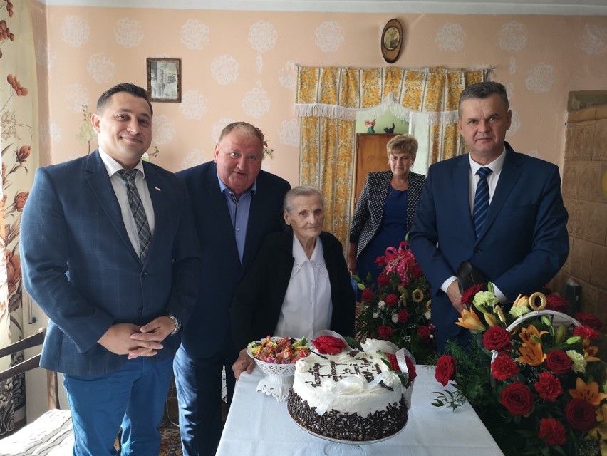 Marianna Sukiennik z Krzczonowa skończyła 100 lat! Jaki jest sekret jej długowieczności? Zobaczcie  