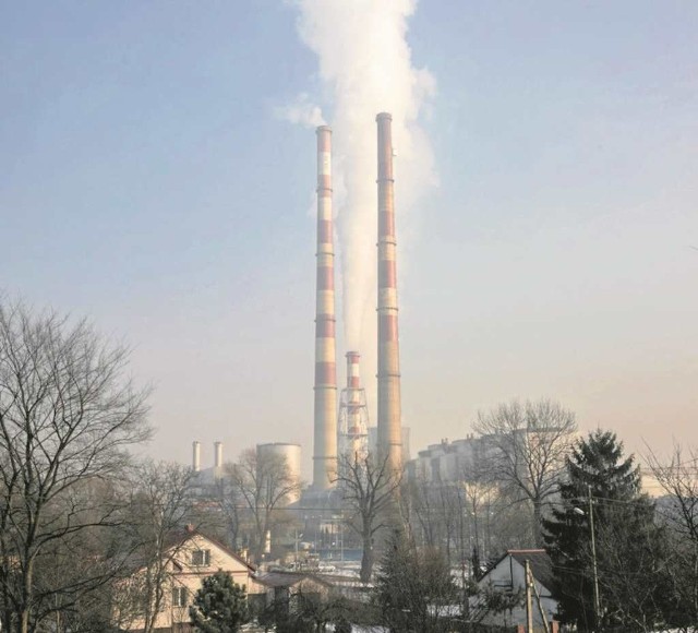 Do połowy roku jeden z wysokich kominów   zniknie z panoramy Krakowa