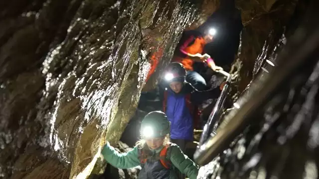 Jaskinia Mroźna w Tatrach zostanie zamknięta na okres zimowy. To ostatni moment, aby odwiedzić jaskinię! Kliknij w galerię zdjęć i zobacz zdjęcia z wnętrza Jaskini Mroźnej