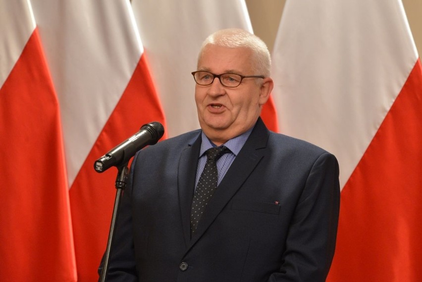 Nowe miasta w regionie świętokrzyskim. Włodarze odebrali listy gratulacyjne