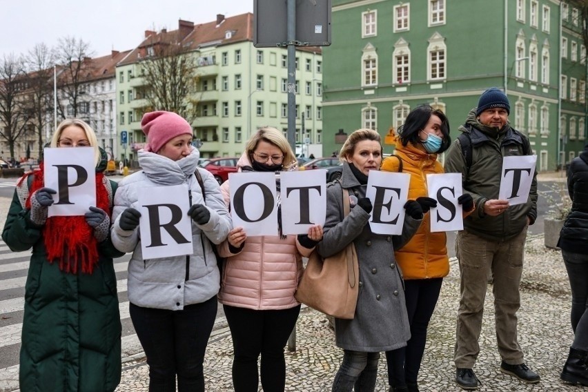 Protest pracowników MOPR w Szczecinie