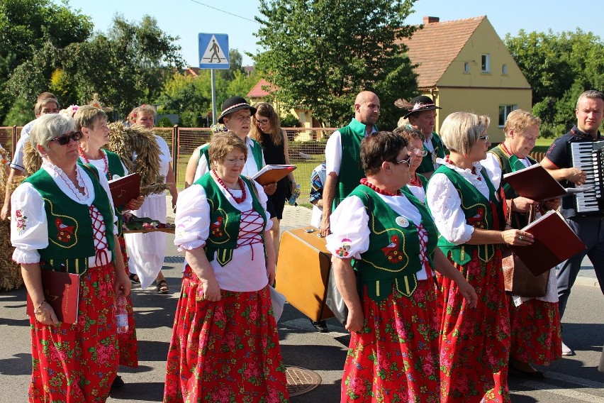 Zebrali plony, zrobili wieńce i potem hucznie świętowali