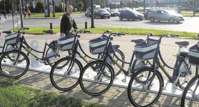 Wielu rowerzystów nie chce korzystać z nowych rowerów miejskich. Żądają zwrotu pieniędzy