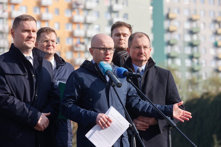 Waldemar Szumny i radni PiS proponują rewitalizację osiedli bloków z tzw. wielkiej płyty 