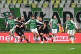 Lechia Gdańsk musi wygrywać, czekać na inne wyniki i liczyć punkty. Kogo może wypchnąć z PKO Ekstraklasy na finiszu?