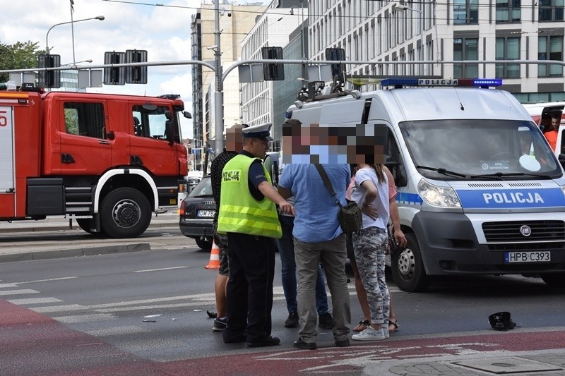 Wypadek przy Wroclavii. Osiem osób rannych, w tym dwie ciężko