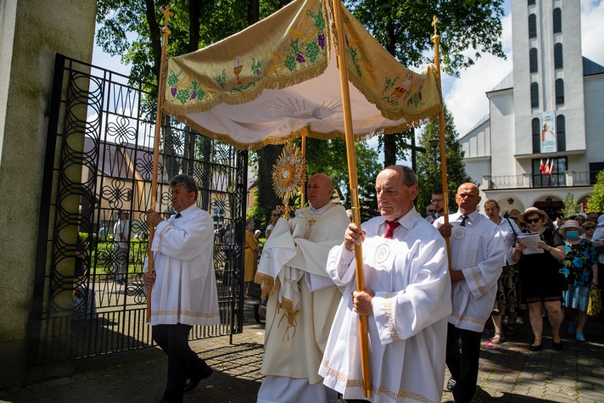 Procesja przeszła przez Starosielce. Wierni z parafii św....