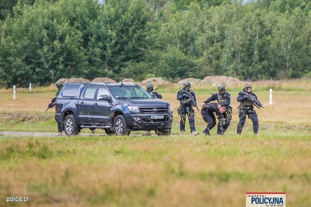 Zgodnie z rozporządzeniem MSWiA o służbę w jednostkach "BOA” lub samodzielnych pododdziałach mogą starać się cywile.