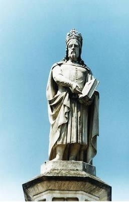Król Kazimierz Wielki, rzeźba Walerego Gadomskiego, Bochnia Fot. Paweł Stachnik